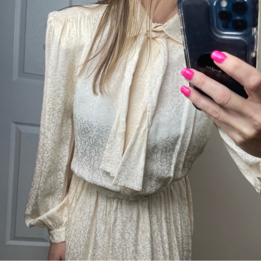 LIZ CLAIBORNE Vintage 80s 100% Silk Ivory Dress